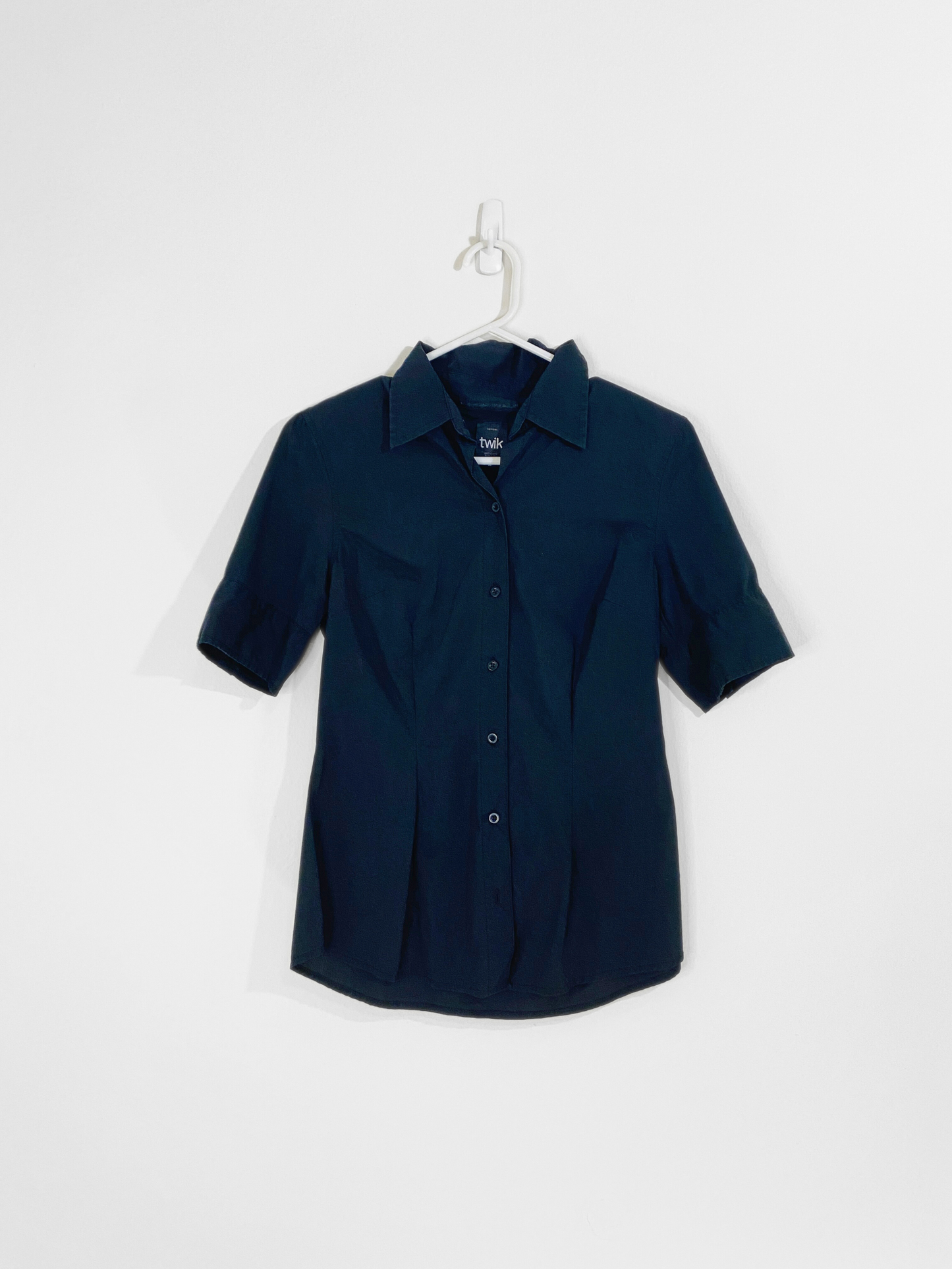 Black Short-Sleeve Blouse (Medium)