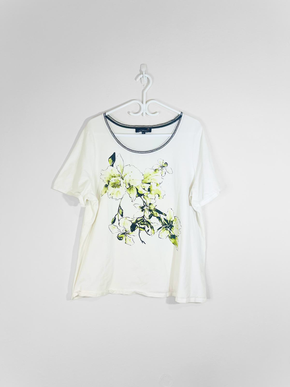 White Graphic Tee (3X)