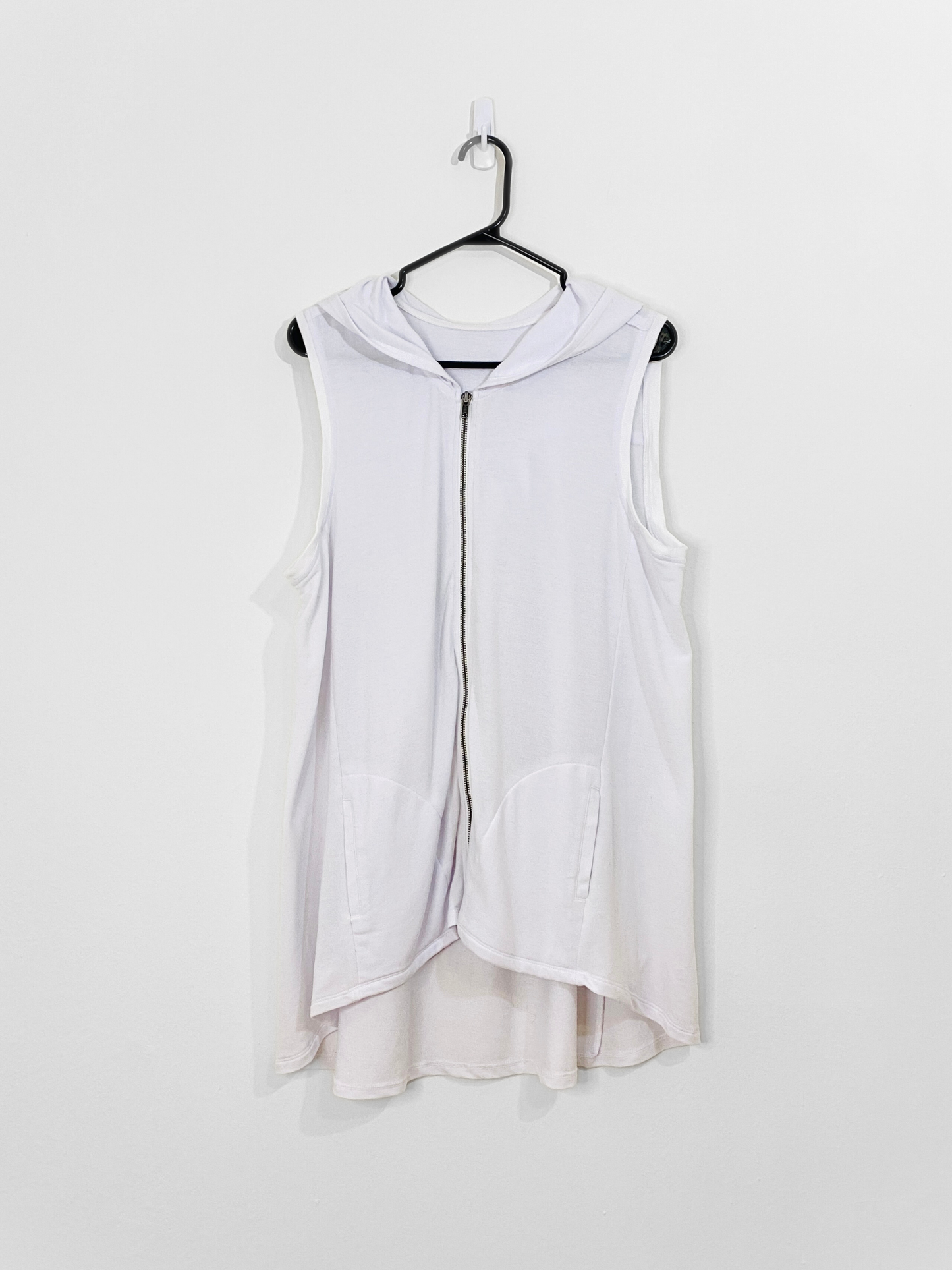 White Sleeveless Hoodie (1X)