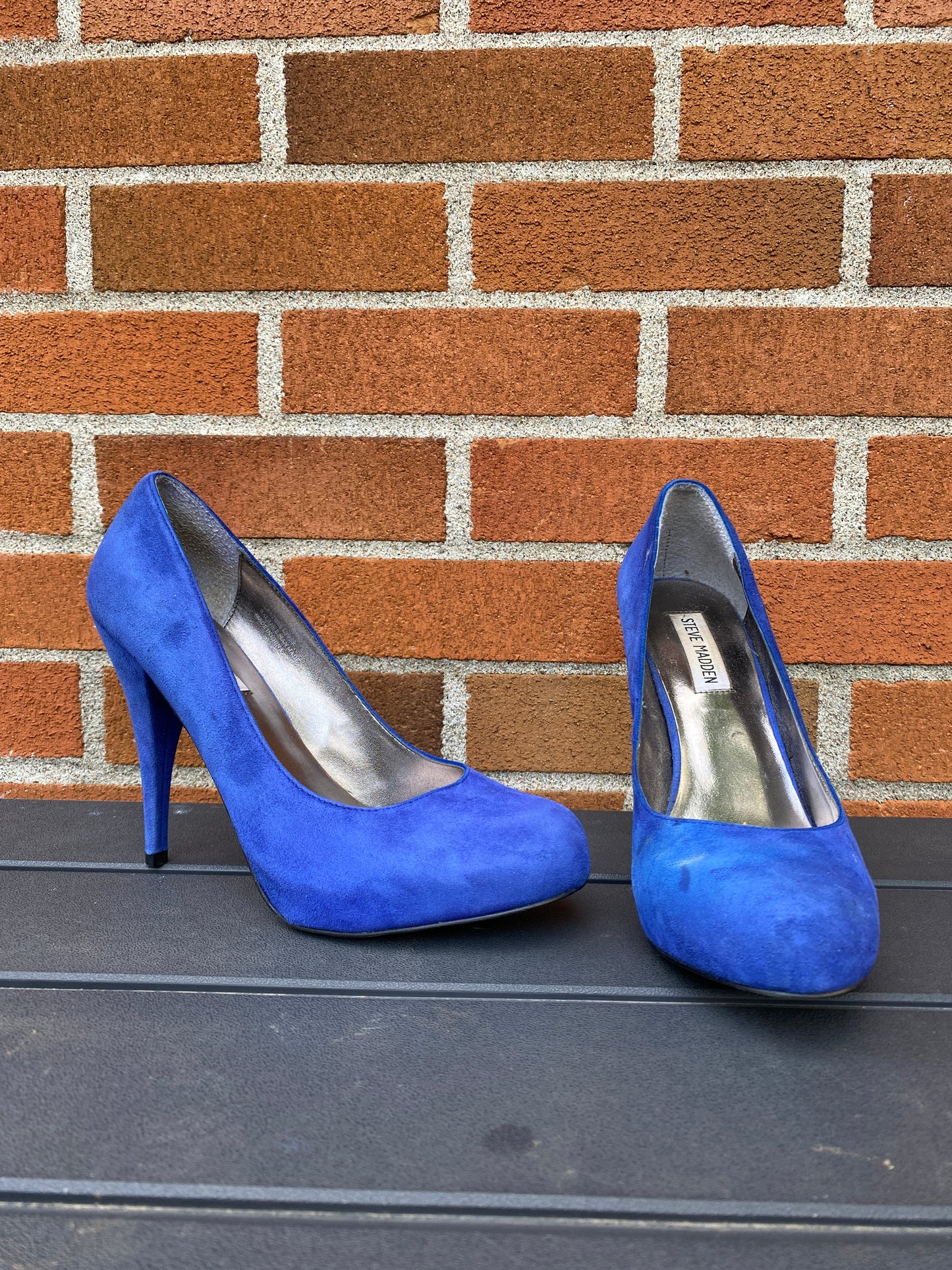 Escarpins bleus (taille 8,5)