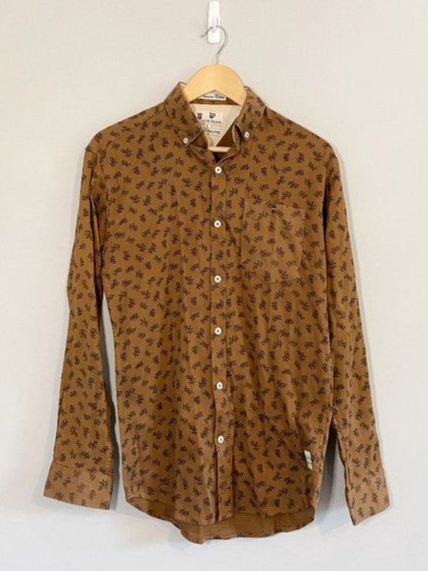 Chemise boutonnée marron à fleurs (Large)