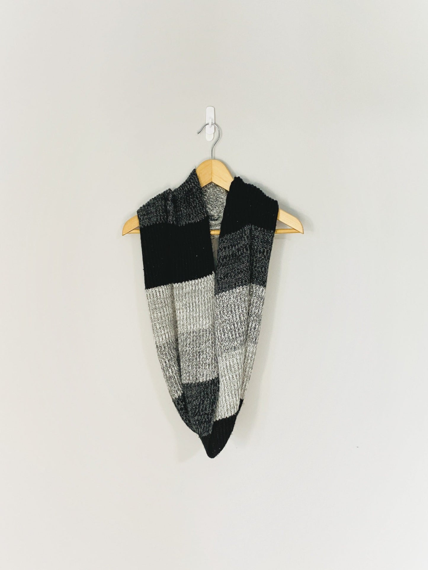 Écharpe Infinity en tricot à blocs de couleurs
