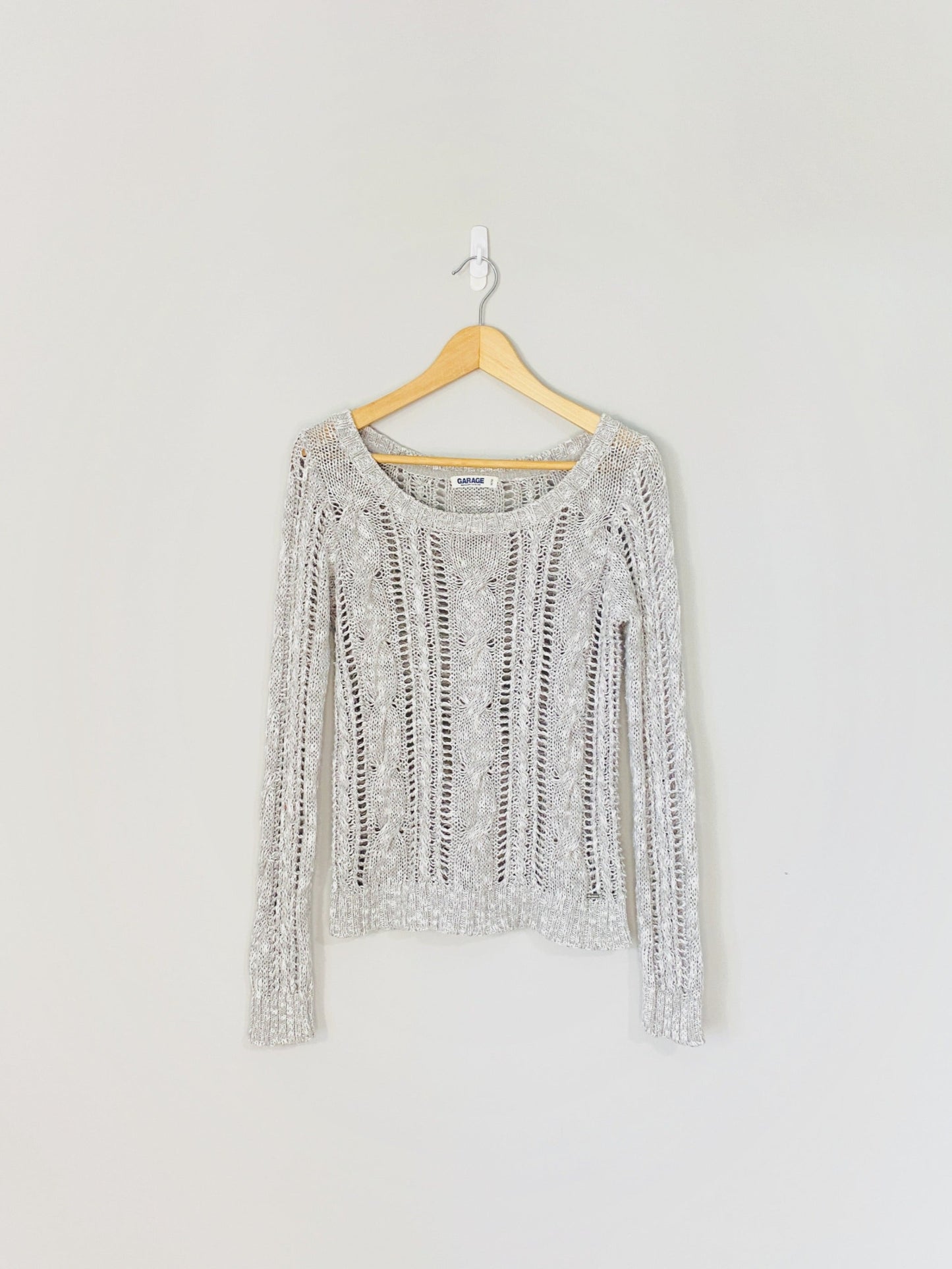 Pull en maille torsadée gris (moyen)