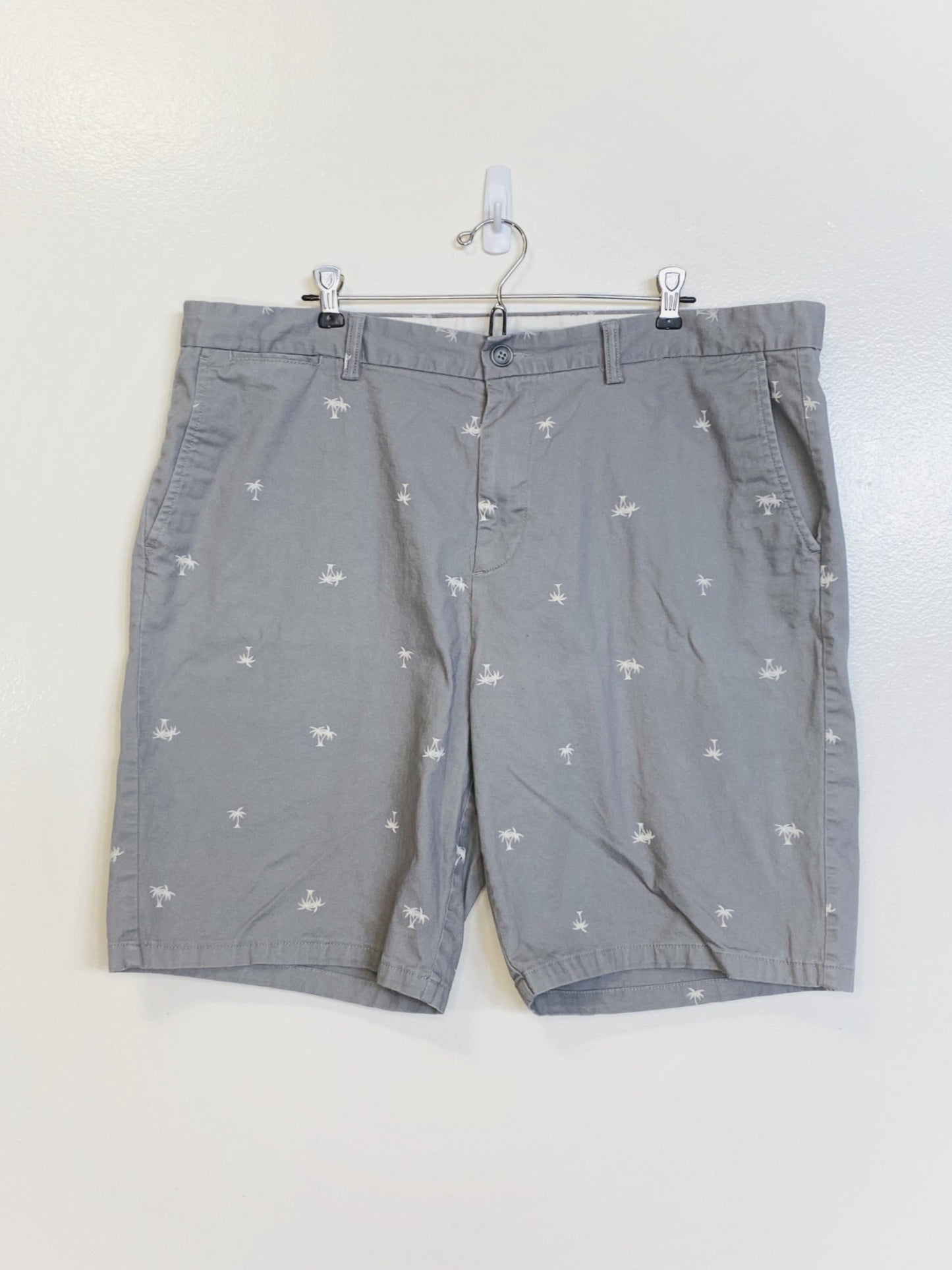 Short classique gris (taille 40)