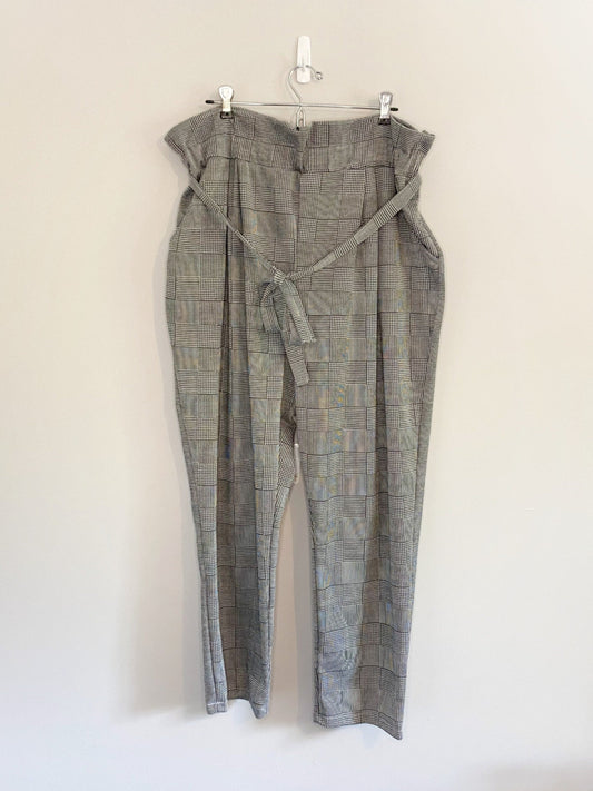 Pantalon sac en papier à carreaux (taille 16)