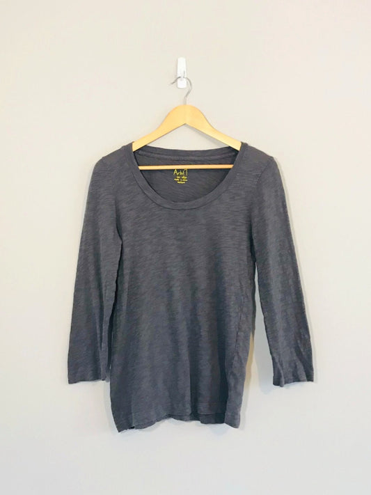 Haut gris à manches 3/4 (moyen)