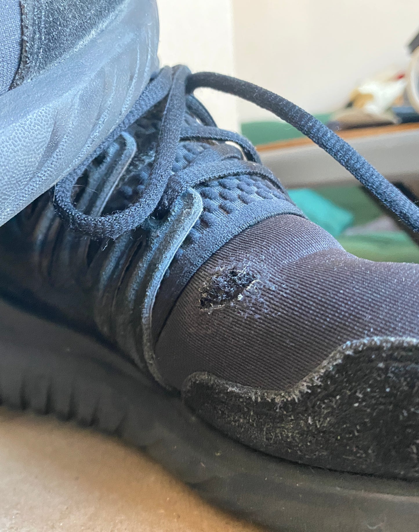 Black Sneakers (Size 9, Men)