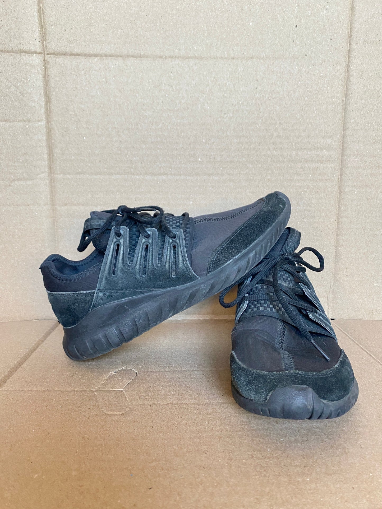 Black Sneakers (Size 9, Men)