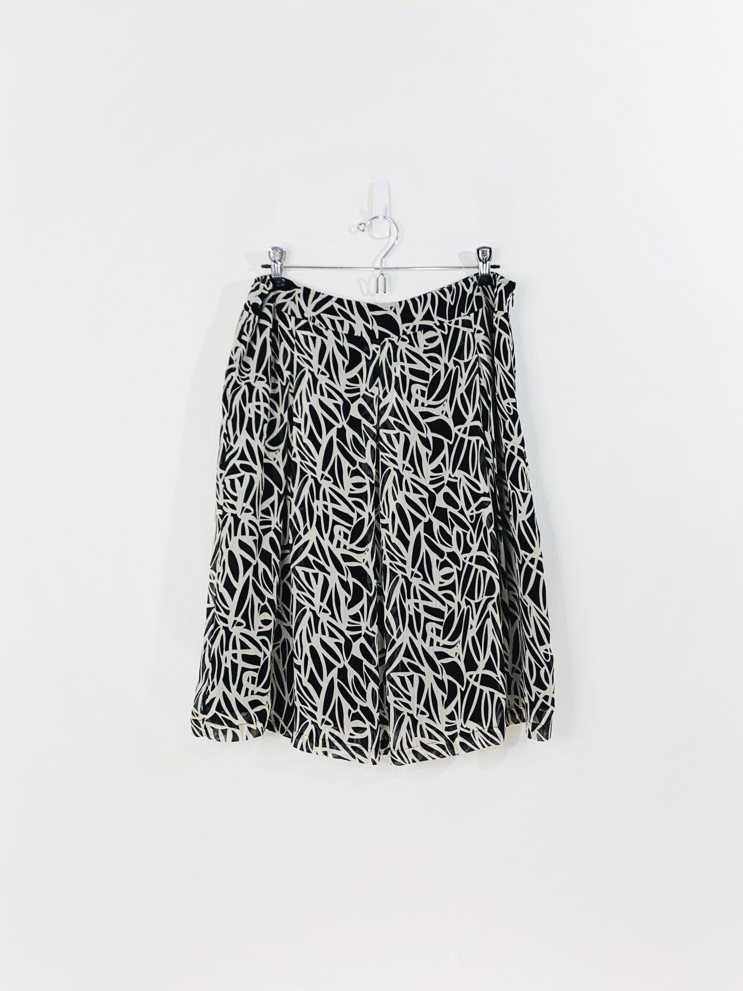 Black and White Skirt (Large)