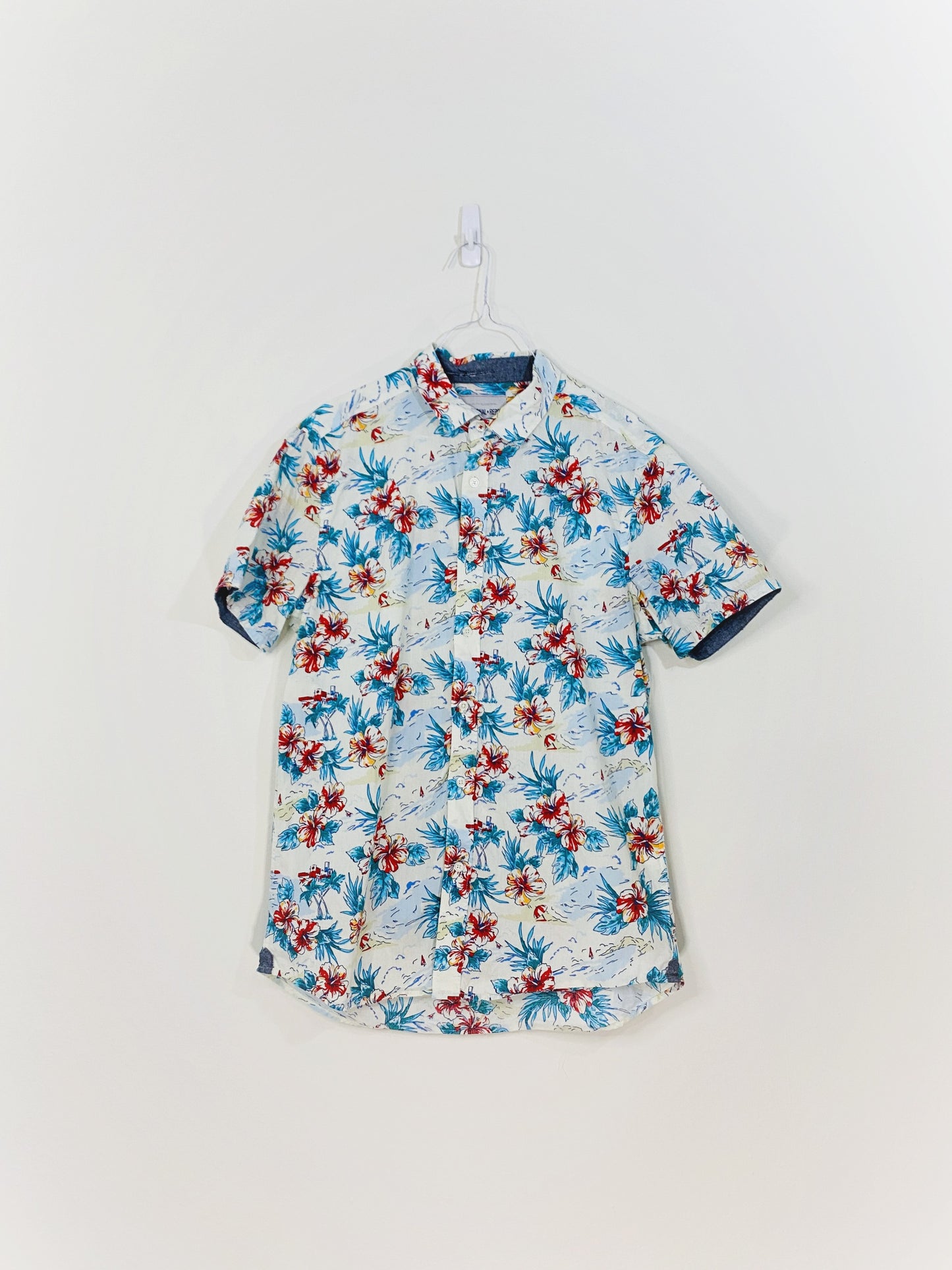 Hawaiian Shirt (Medium)