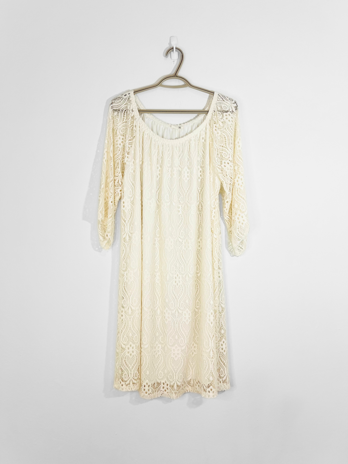 Off-white Lace Dress (Size 16)