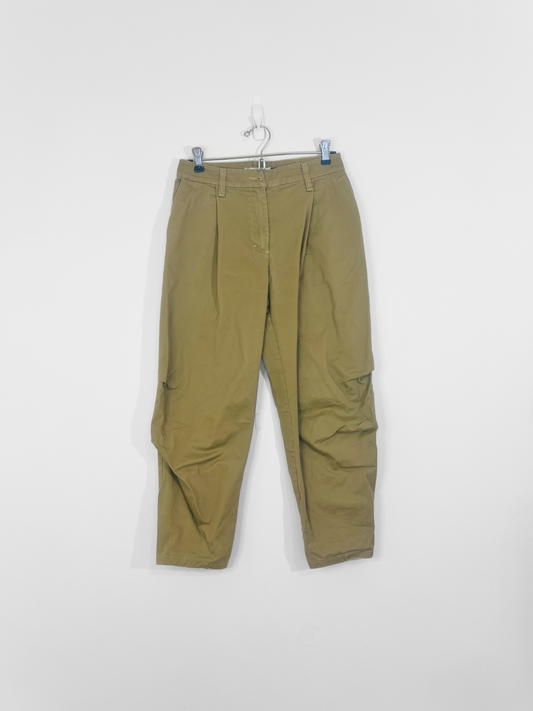 Khaki Capri Pants (Small)