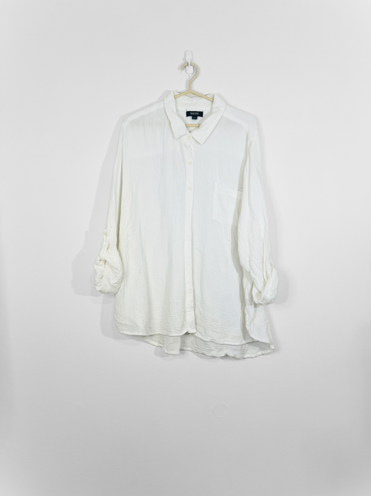 White Button-Up Blouse (XXL)