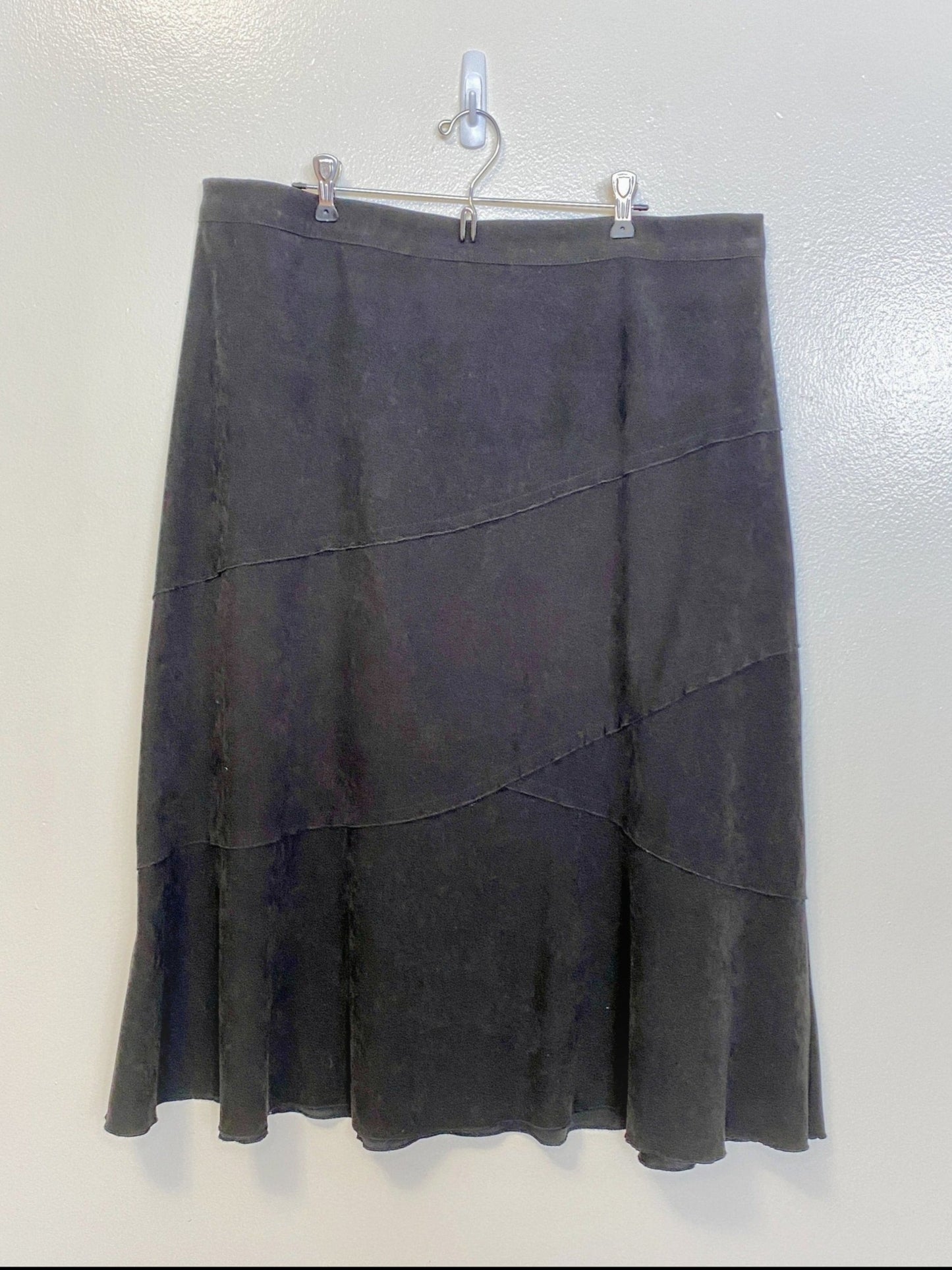 Black Midi Skirt (Size 18-20)