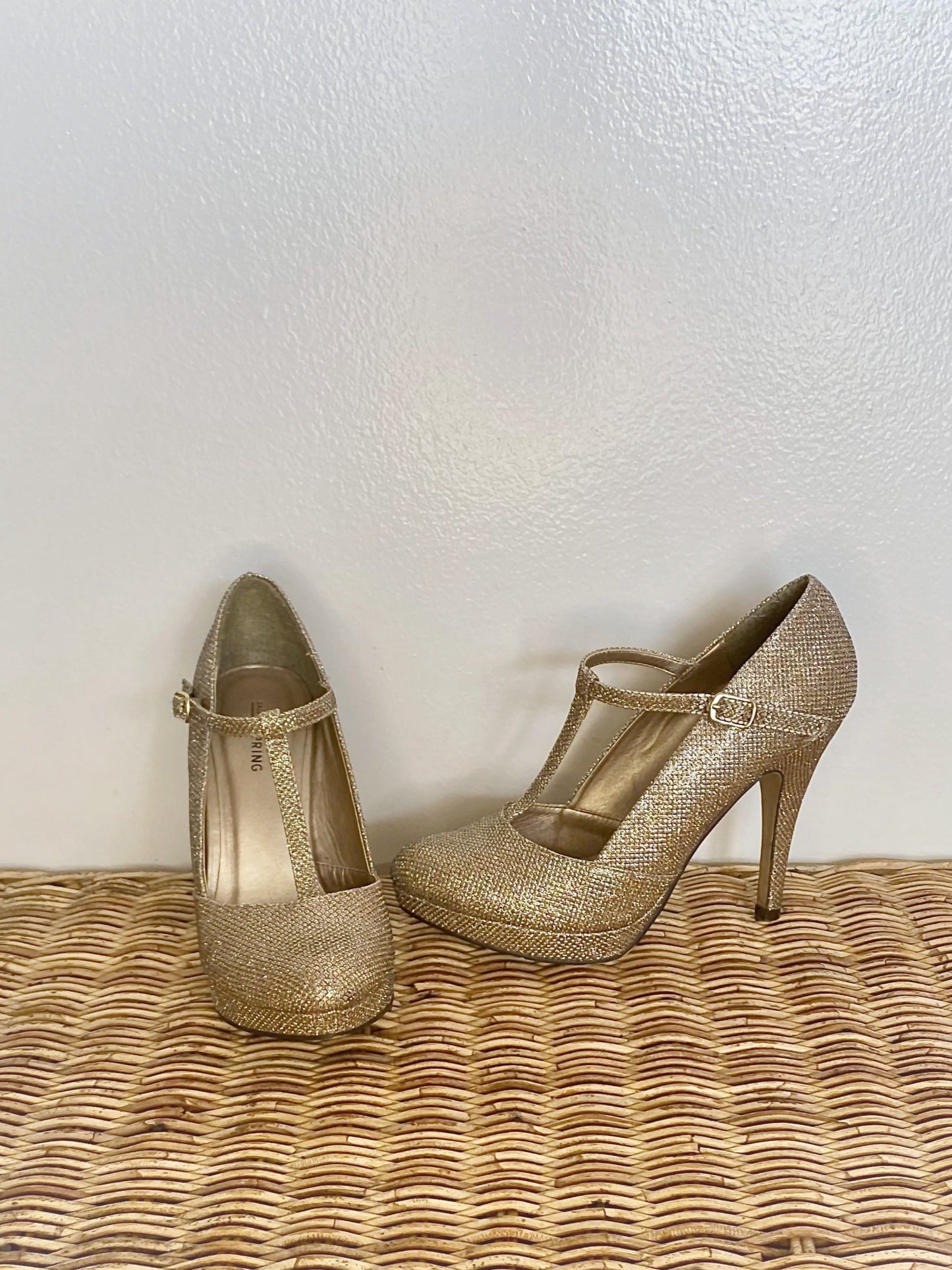 Shimmery Gold Heels (Size 8)