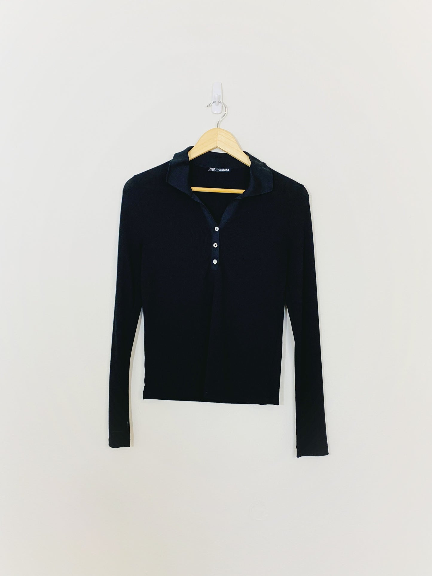 Black Long-sleeve Shirt (Medium)