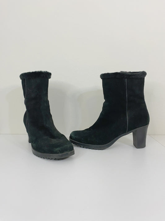 Bottines en daim noir (taille 9)